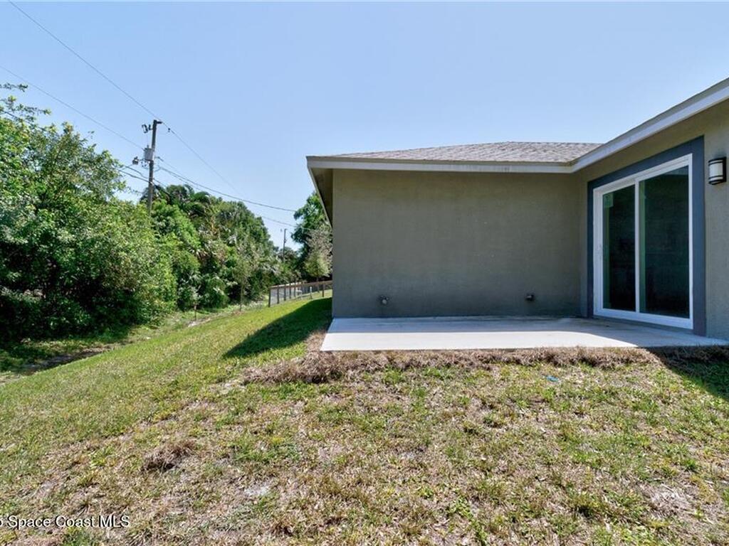 8666 100th Avenue, Vero Beach, FL 32967