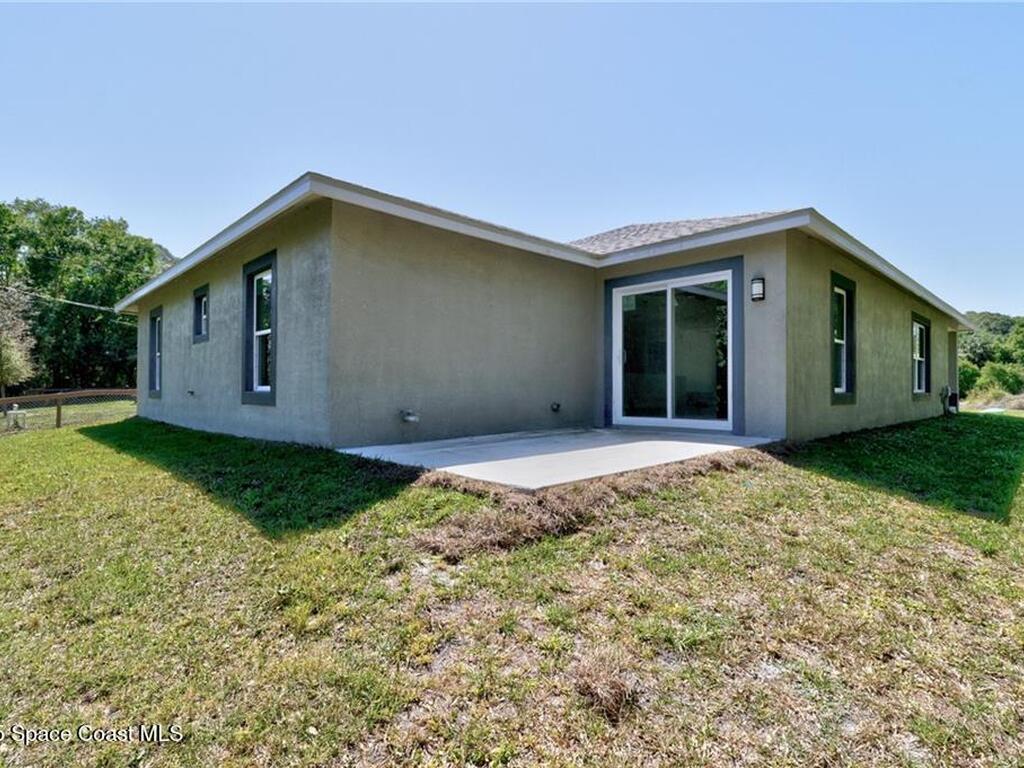 8666 100th Avenue, Vero Beach, FL 32967
