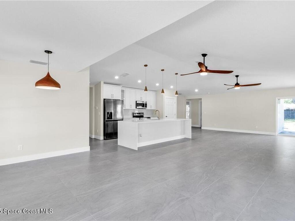 8666 100th Avenue, Vero Beach, FL 32967