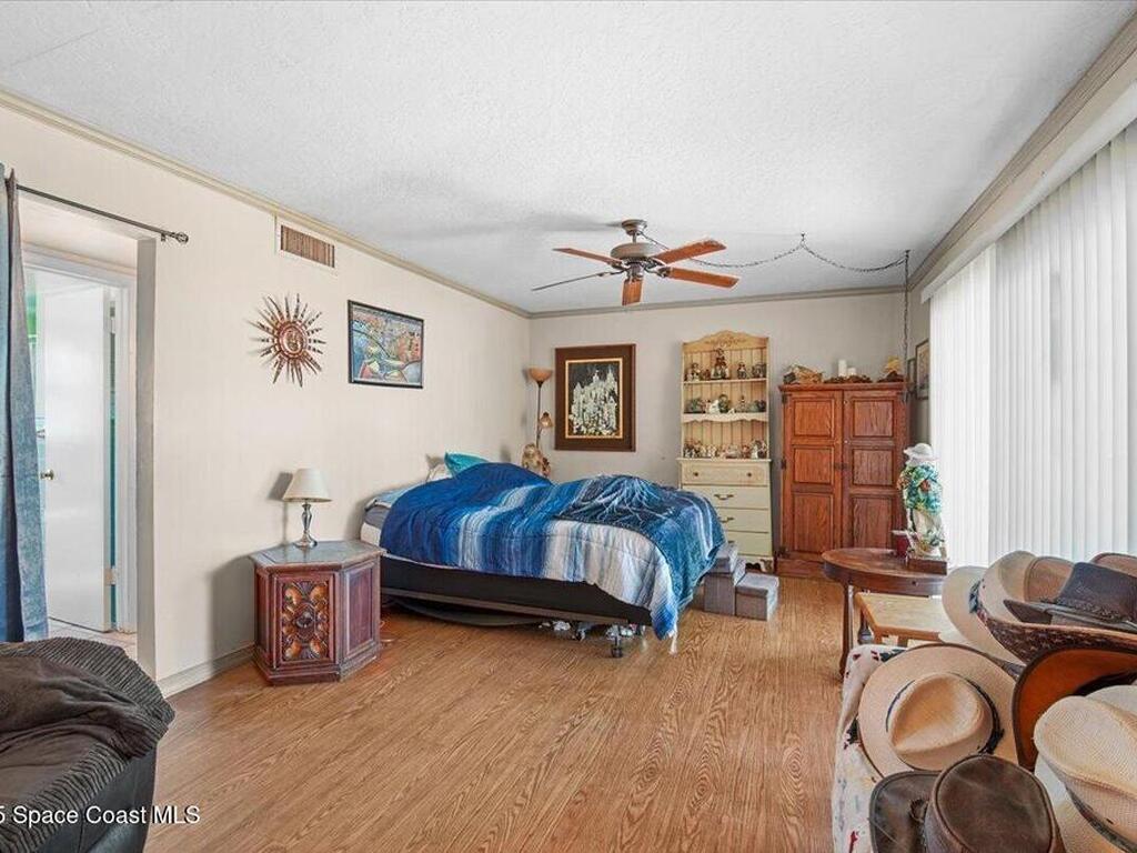 279 S Brevard Avenue, Cocoa Beach, FL 32931