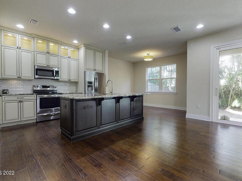 100 Eighth Avenue, Indialantic, FL 32903