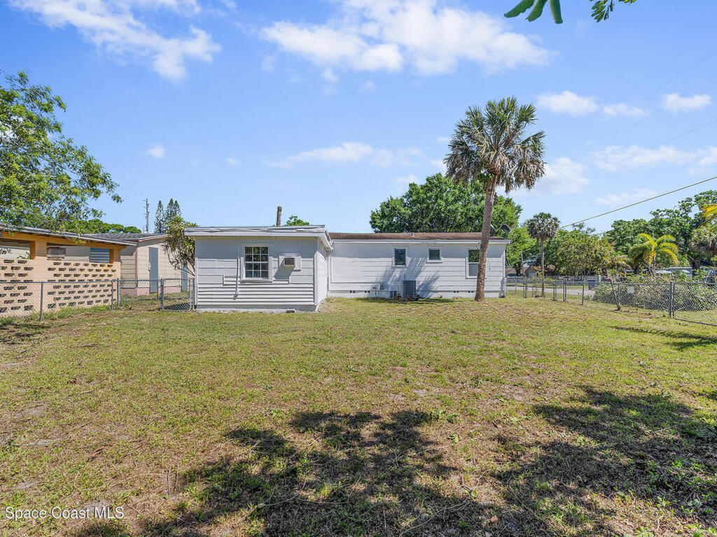 609 S 15th Street, Ft. Pierce, FL 34950