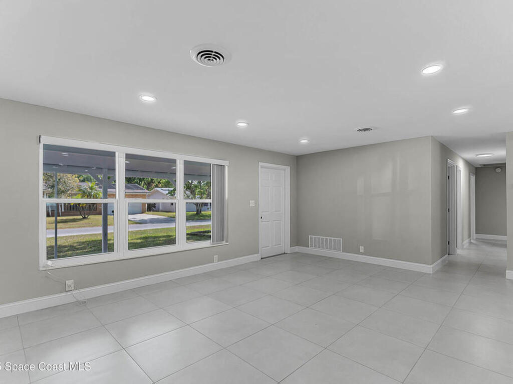 398 Dubs Drive, Daytona Beach, FL 32117