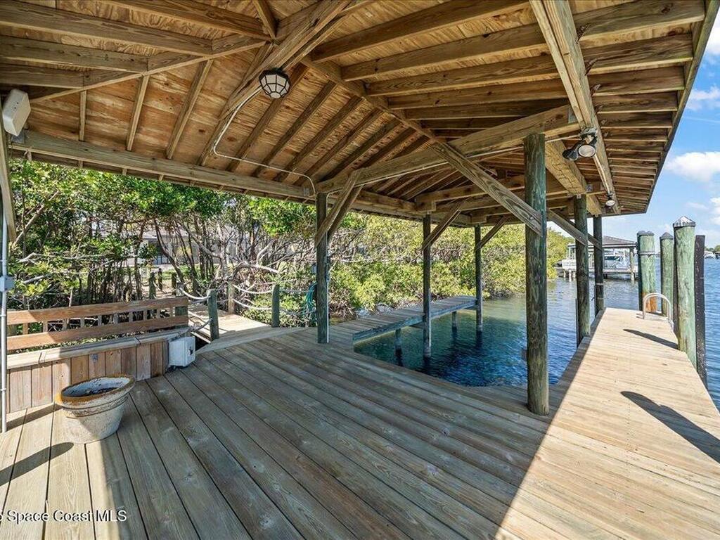 200 Lansing Island Drive, Indian Harbour Beach, FL 32937