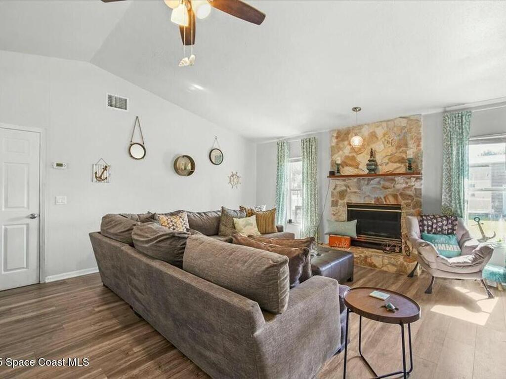 537 Cavern Terrace, Sebastian, FL 32958