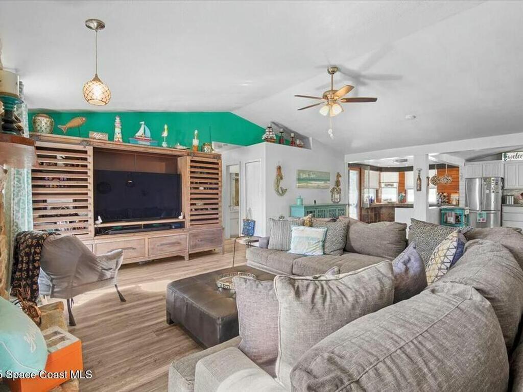 537 Cavern Terrace, Sebastian, FL 32958