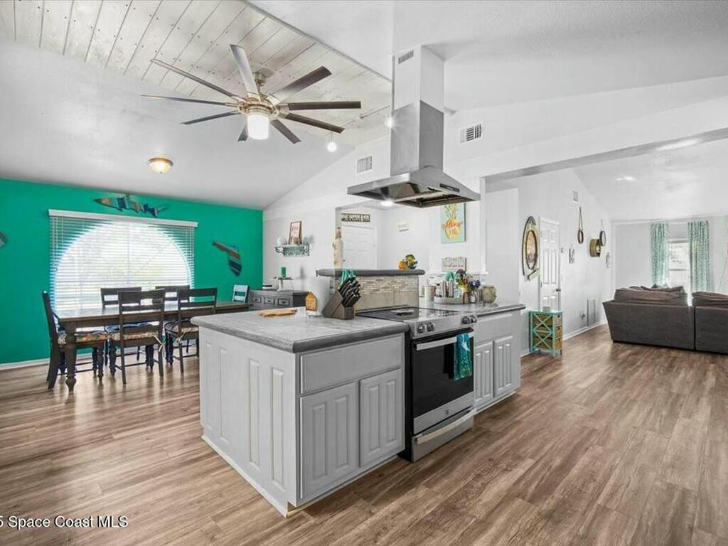 537 Cavern Terrace, Sebastian, FL 32958