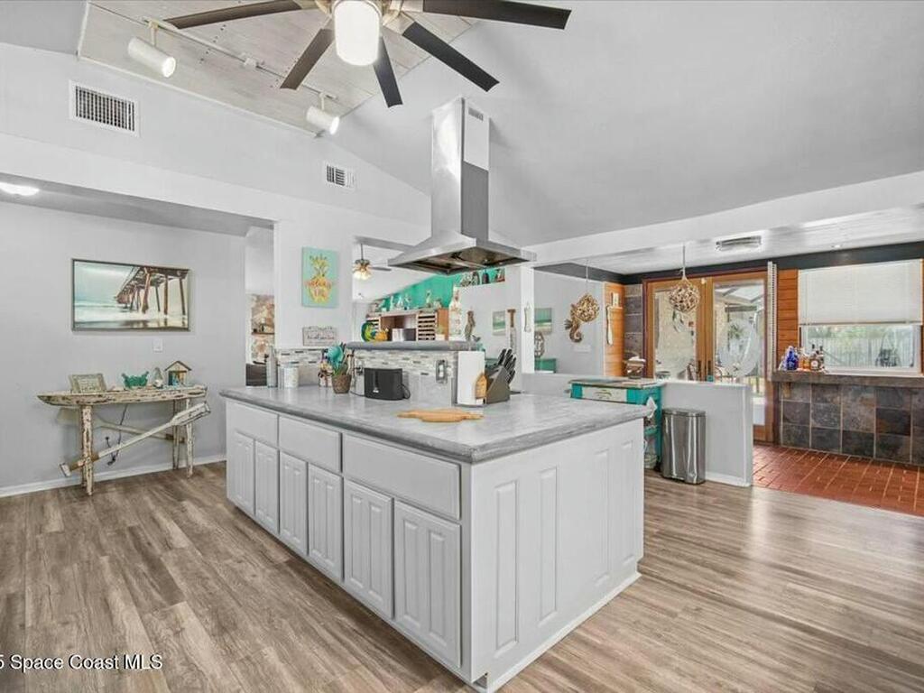 537 Cavern Terrace, Sebastian, FL 32958