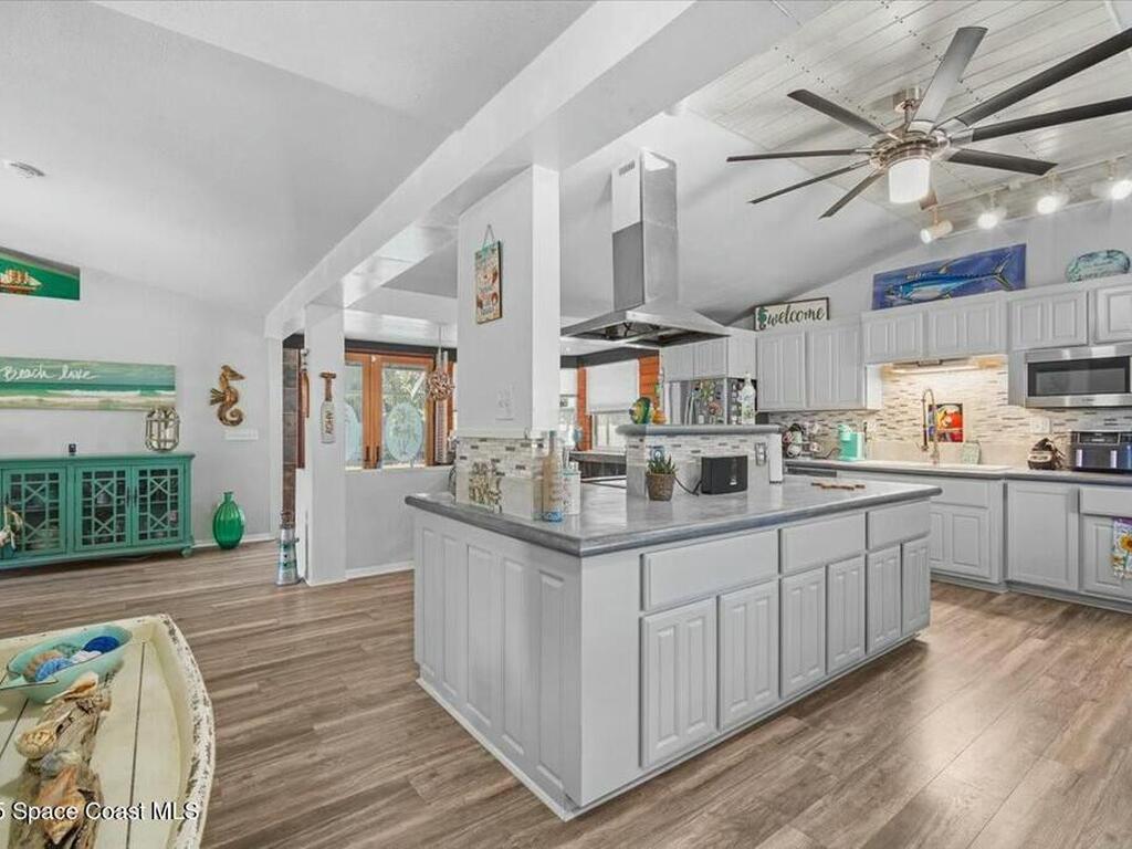 537 Cavern Terrace, Sebastian, FL 32958
