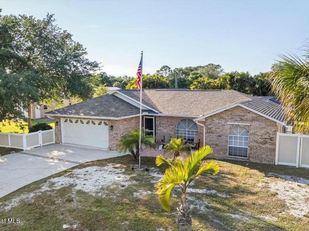537 Cavern Terrace, Sebastian, FL 32958