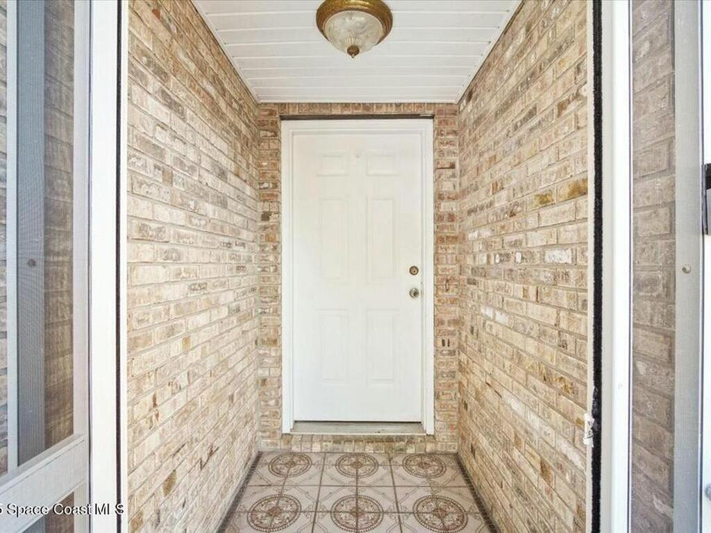 537 Cavern Terrace, Sebastian, FL 32958