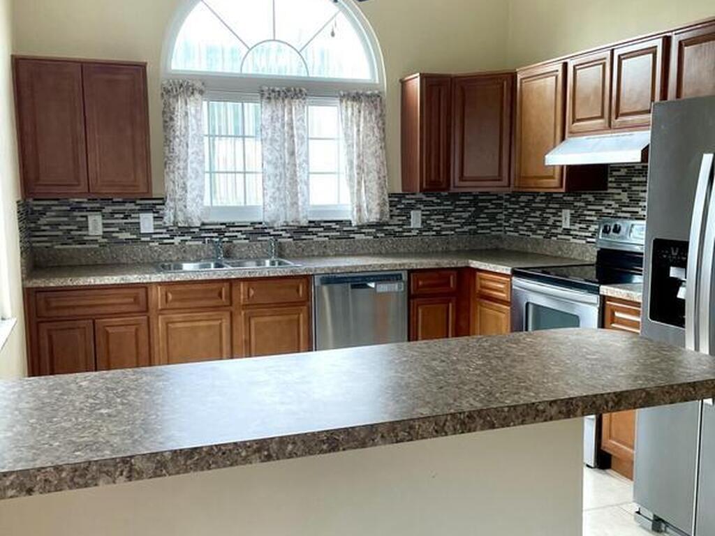 882 Wateroak Drive, Palm Bay, FL 32905