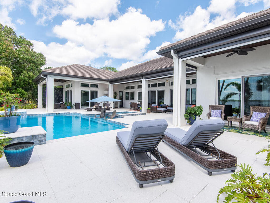 3869 S Tropical Trail, Merritt Island, FL 32952