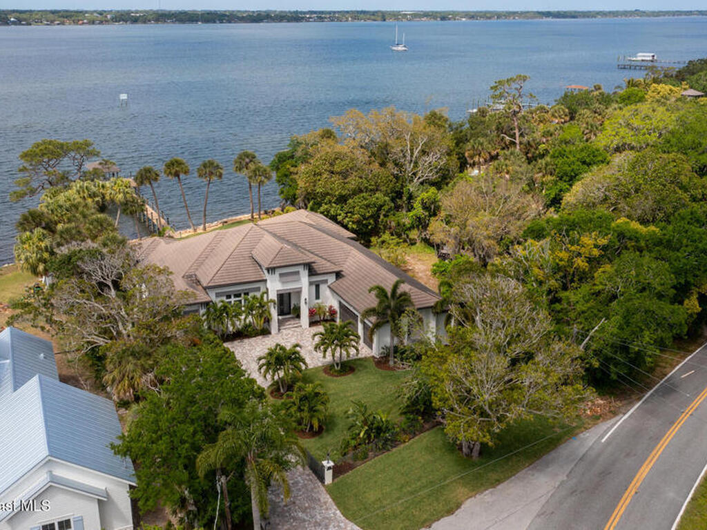 3869 S Tropical Trail, Merritt Island, FL 32952