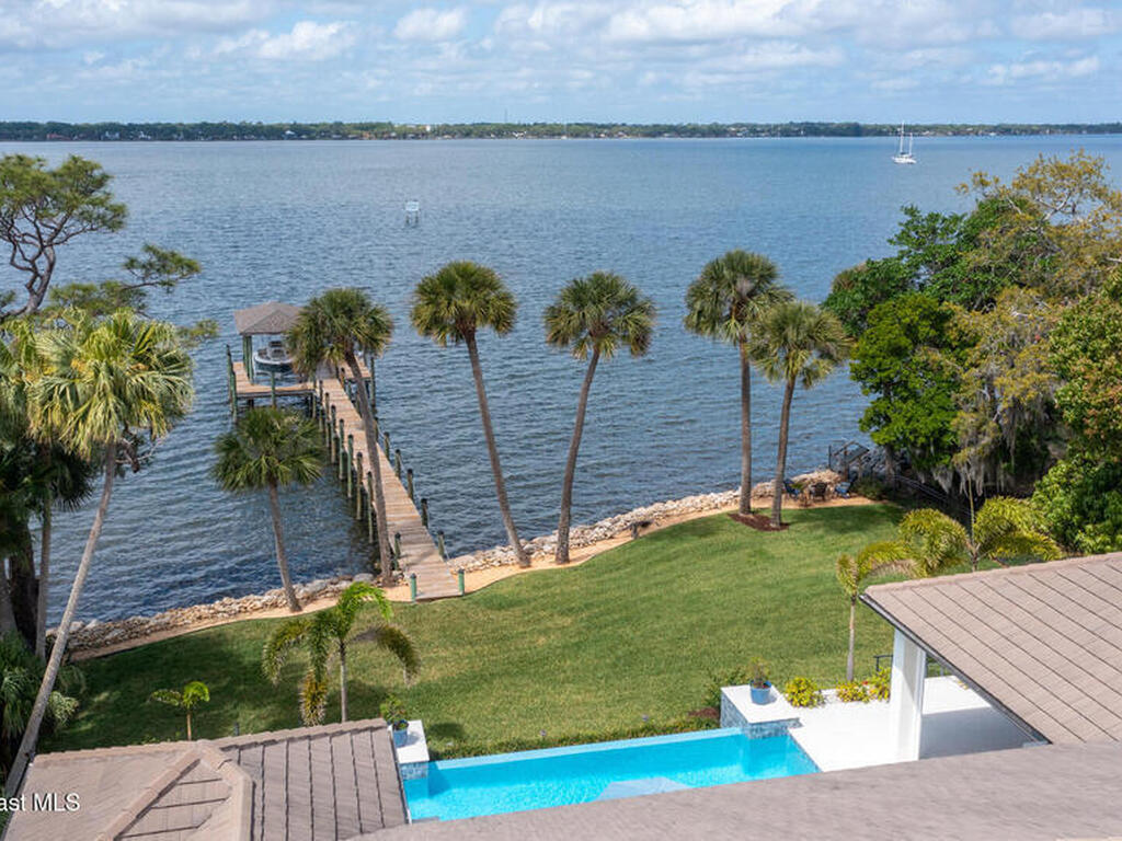 3869 S Tropical Trail, Merritt Island, FL 32952