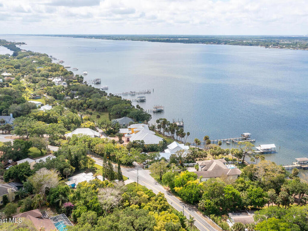 3869 S Tropical Trail, Merritt Island, FL 32952