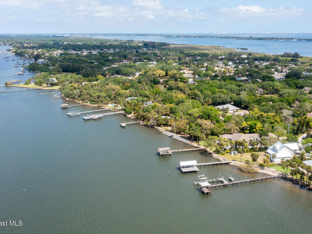3869 S Tropical Trail, Merritt Island, FL 32952