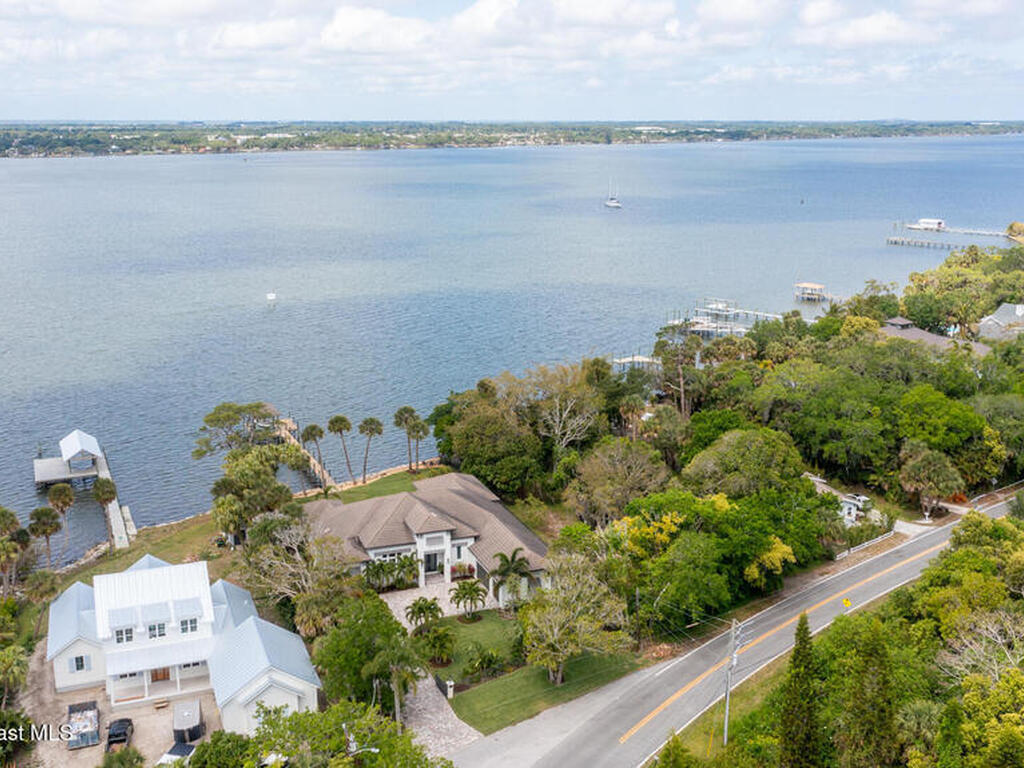 3869 S Tropical Trail, Merritt Island, FL 32952