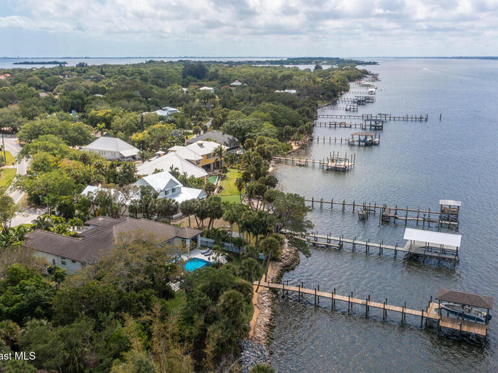 3869 S Tropical Trail, Merritt Island, FL 32952