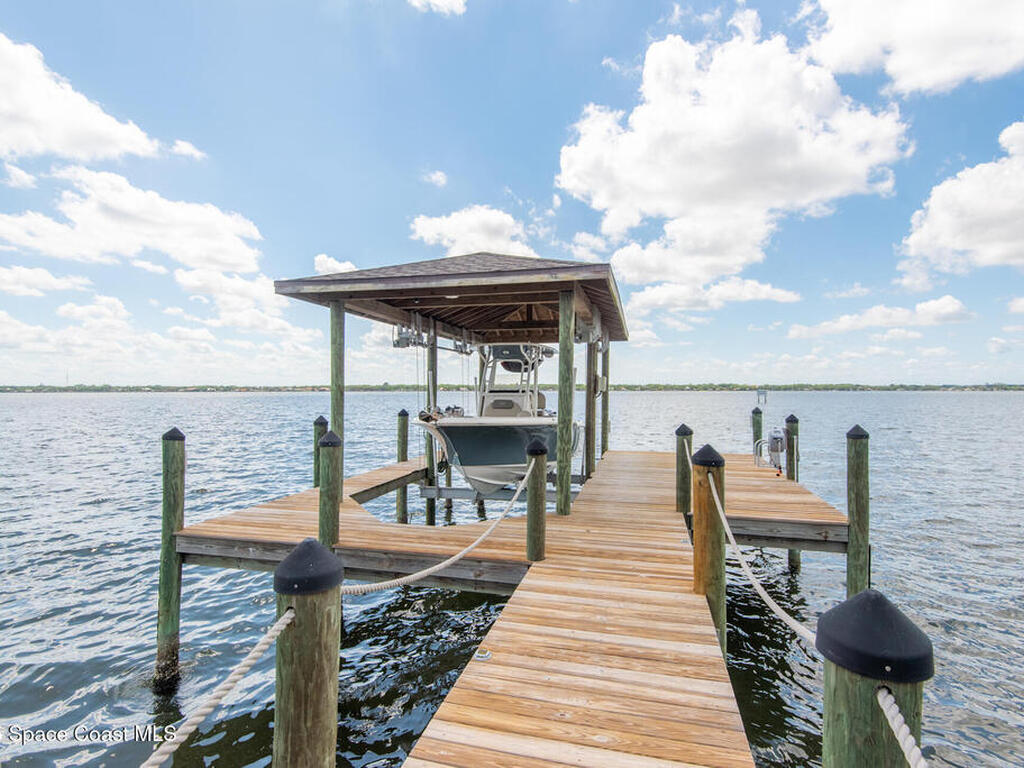 3869 S Tropical Trail, Merritt Island, FL 32952