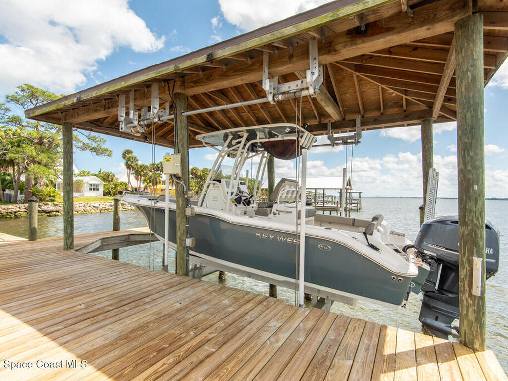 3869 S Tropical Trail, Merritt Island, FL 32952