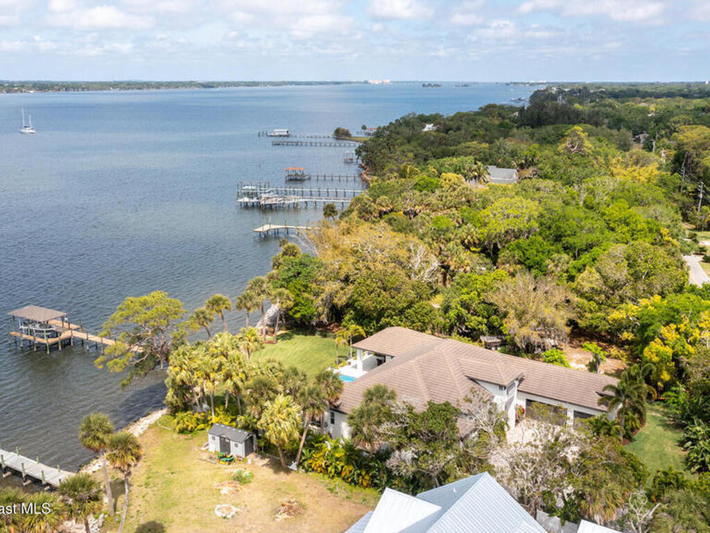 3869 S Tropical Trail, Merritt Island, FL 32952