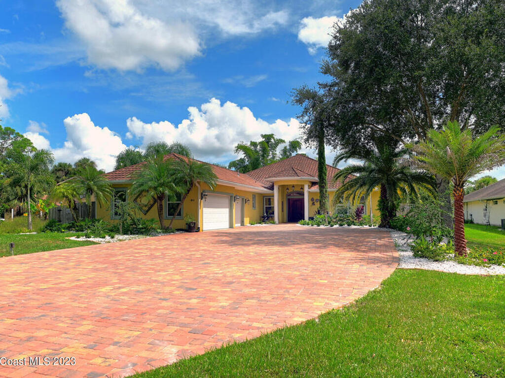 8666 95th Avenue, Vero Beach, FL 32967