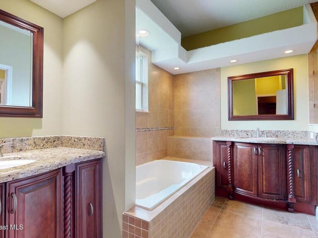 8666 95th Avenue, Vero Beach, FL 32967