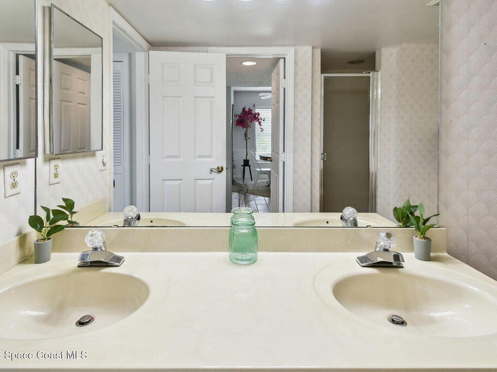 540 S Brevard Avenue, Cocoa Beach, FL 32931