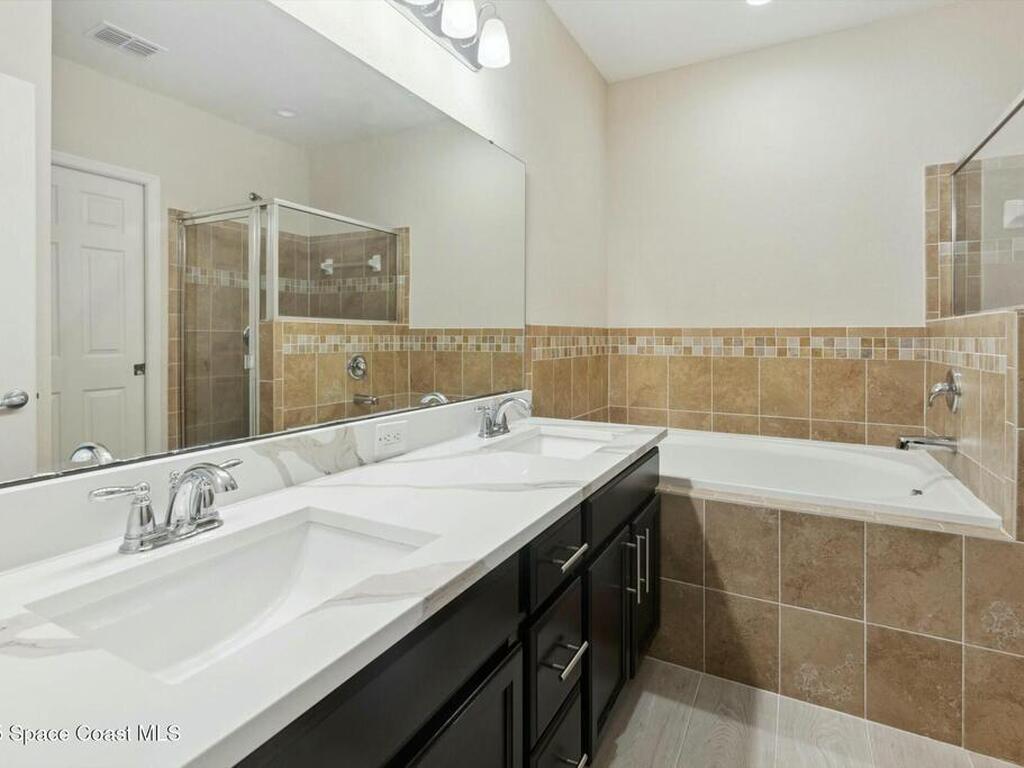 427 Highland Meadows Street, Davenport, FL 33837
