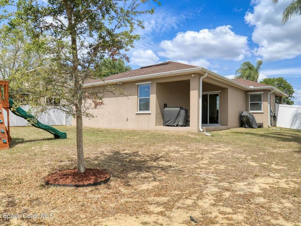 427 Highland Meadows Street, Davenport, FL 33837