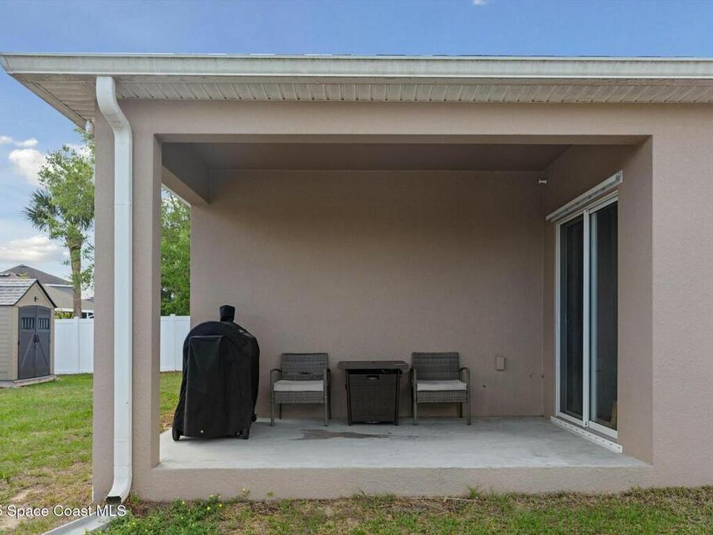 427 Highland Meadows Street, Davenport, FL 33837