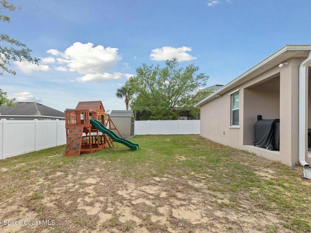 427 Highland Meadows Street, Davenport, FL 33837