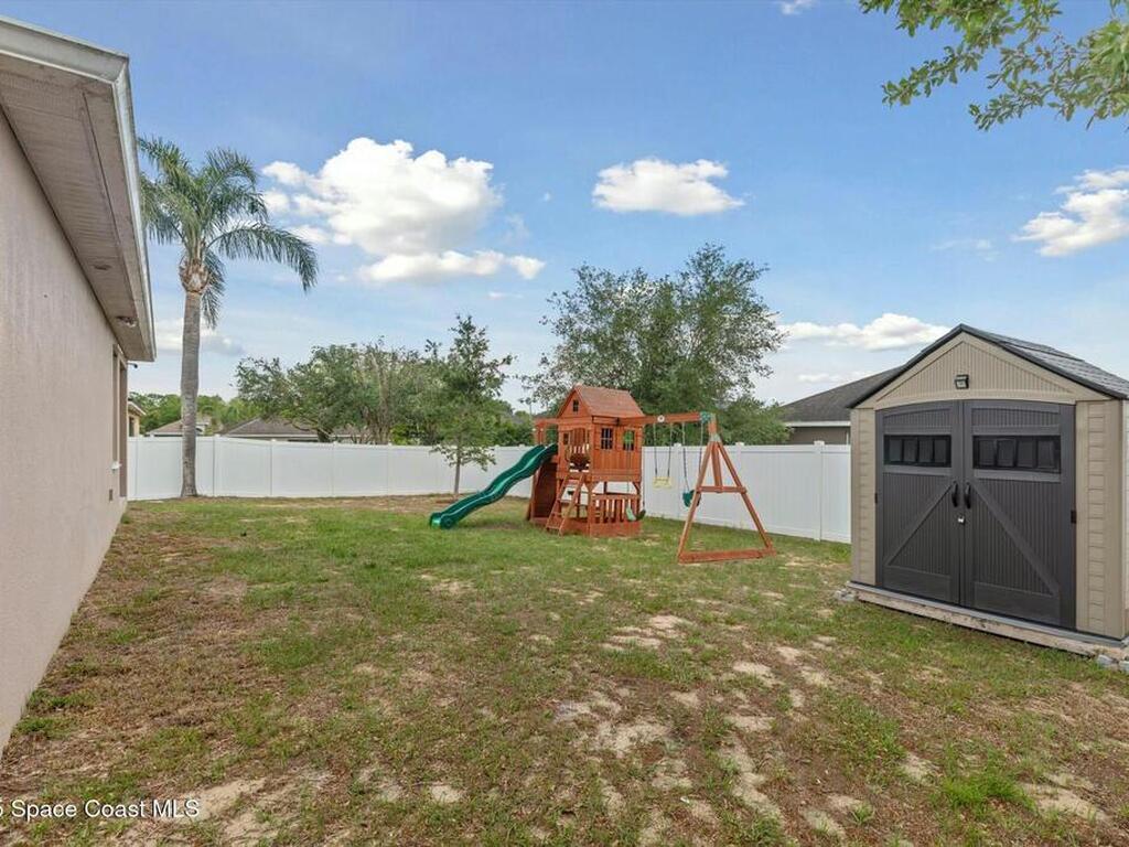 427 Highland Meadows Street, Davenport, FL 33837