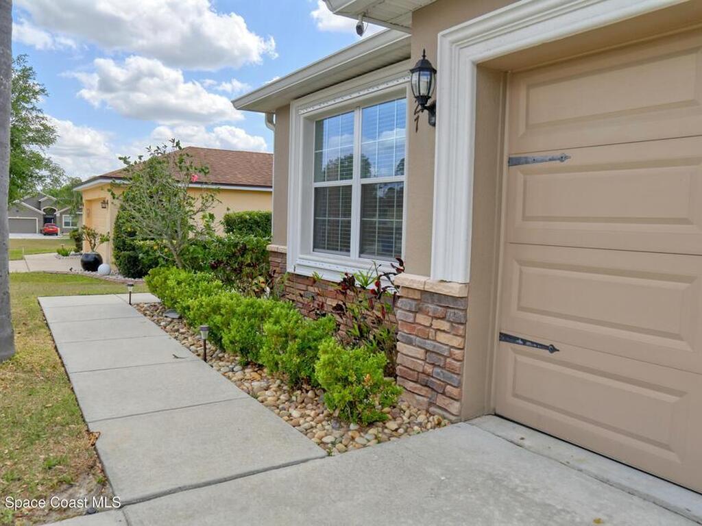 427 Highland Meadows Street, Davenport, FL 33837
