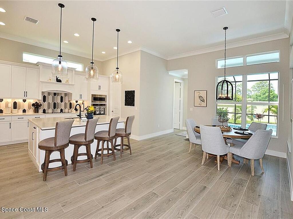 5733 Bent Pine Sq Square, Vero Beach, FL 32967