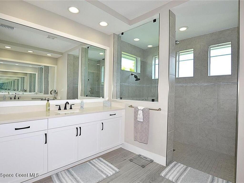 5733 Bent Pine Sq Square, Vero Beach, FL 32967