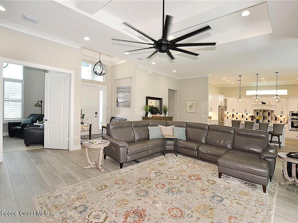 5733 Bent Pine Sq Square, Vero Beach, FL 32967
