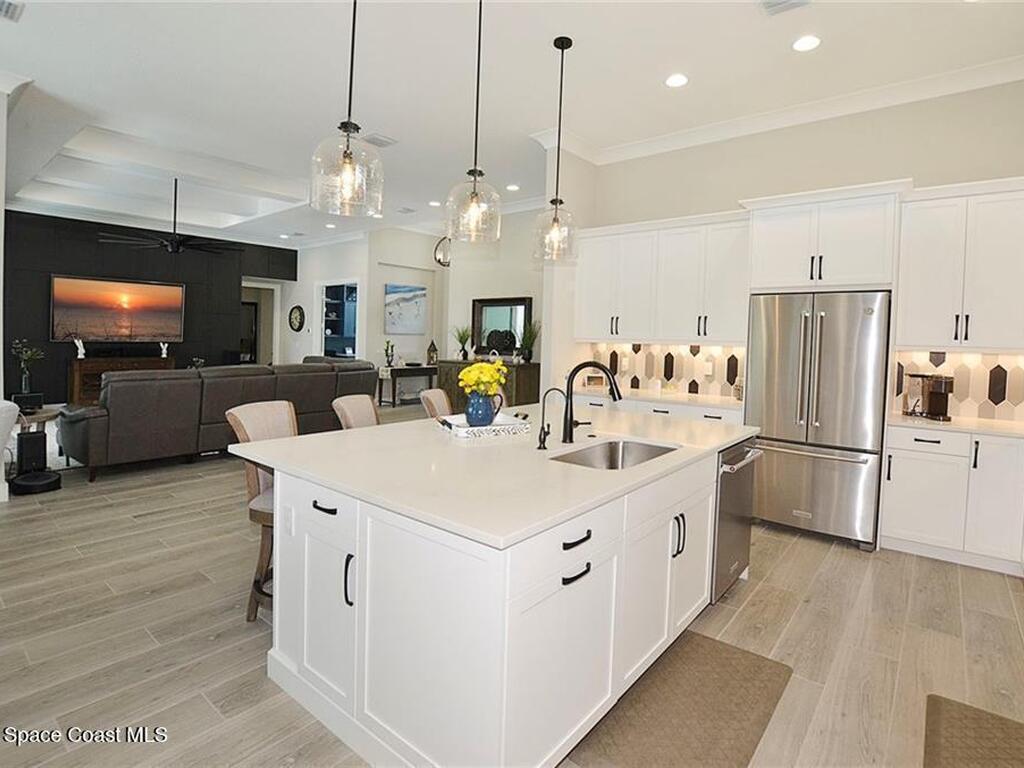 5733 Bent Pine Sq Square, Vero Beach, FL 32967