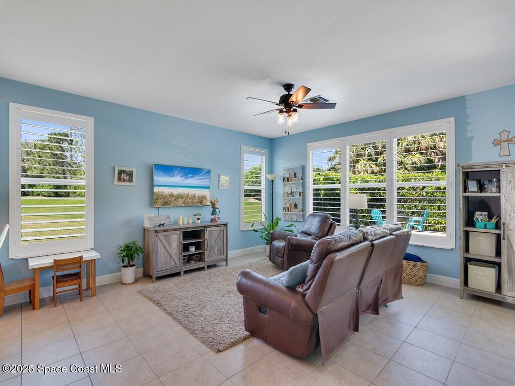 1907 Grey Falcon Circle, Vero Beach, FL 32962
