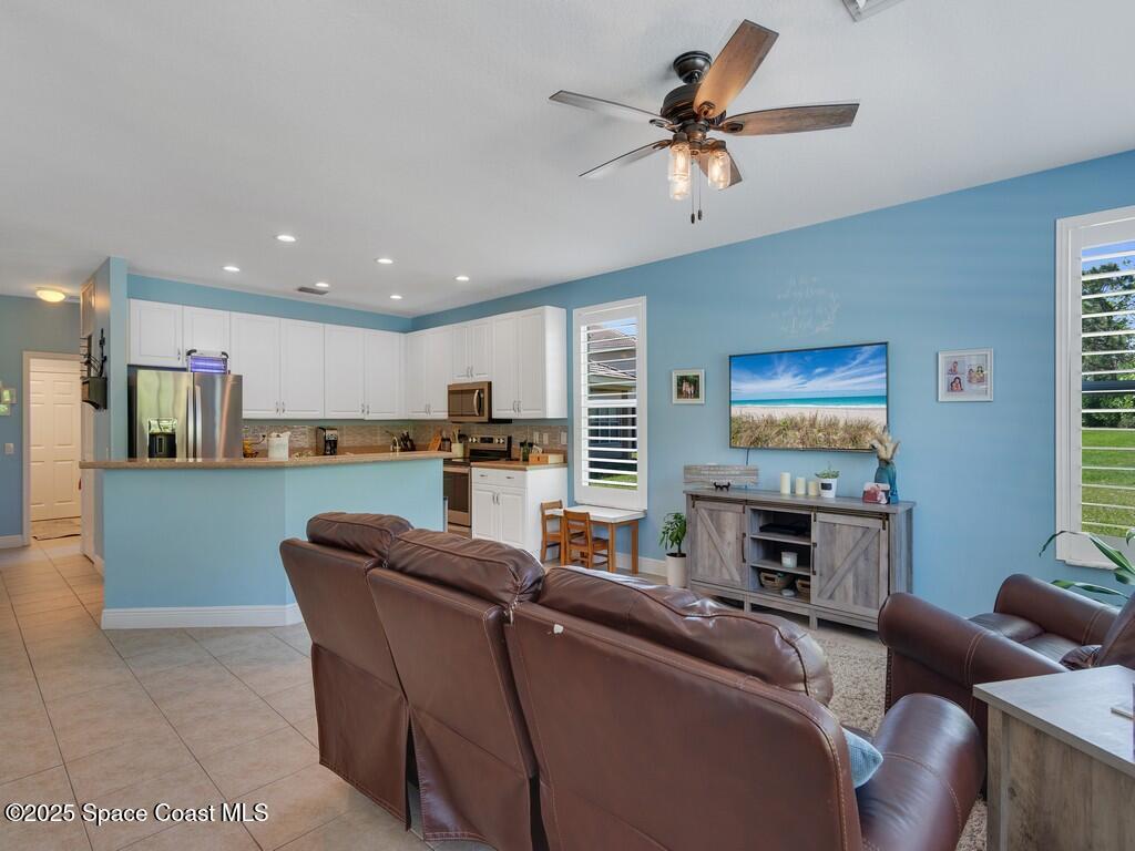 1907 Grey Falcon Circle, Vero Beach, FL 32962