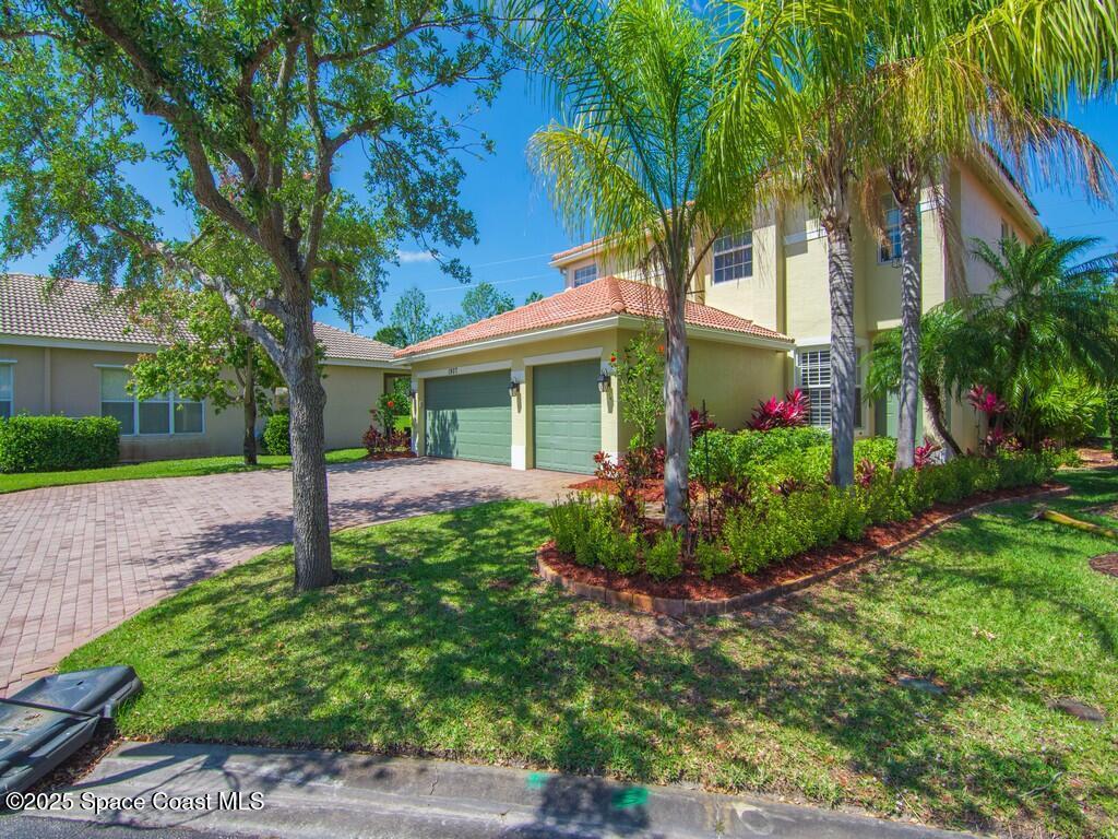 1907 Grey Falcon Circle, Vero Beach, FL 32962