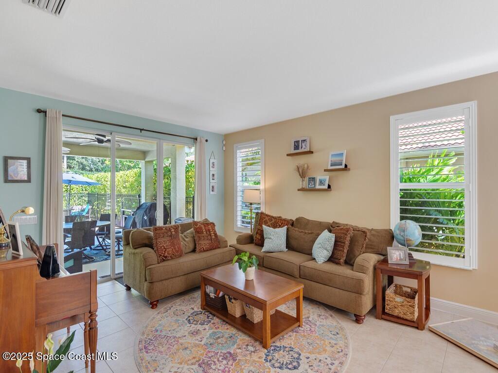 1907 Grey Falcon Circle, Vero Beach, FL 32962