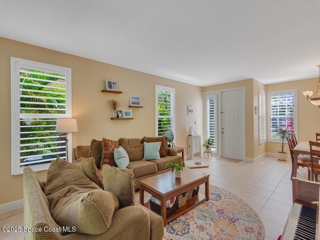 1907 Grey Falcon Circle, Vero Beach, FL 32962