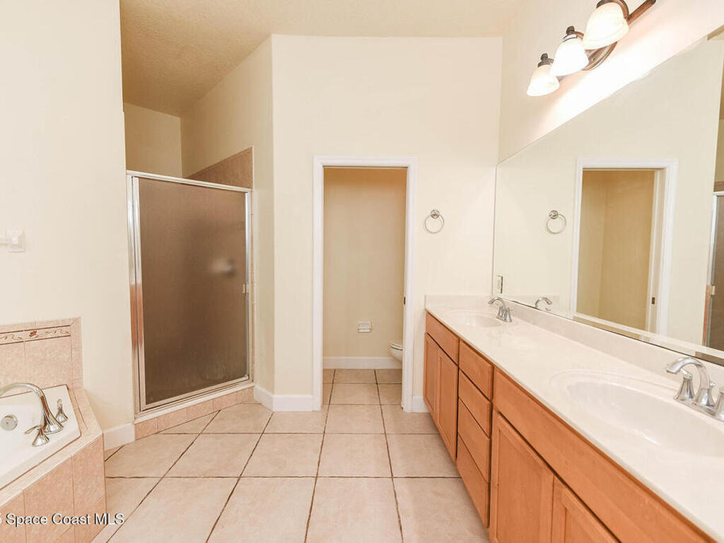 4068 Gardenwood Circle, Grant, FL 32949