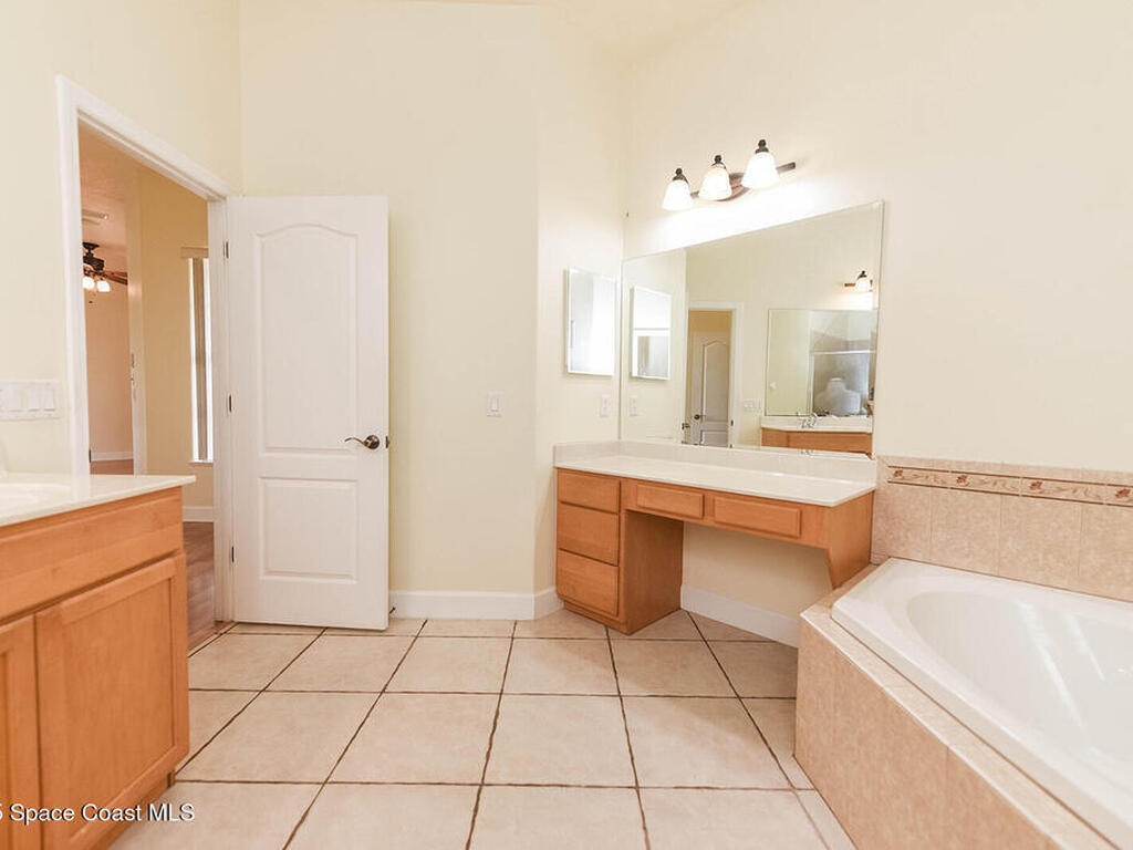 4068 Gardenwood Circle, Grant, FL 32949
