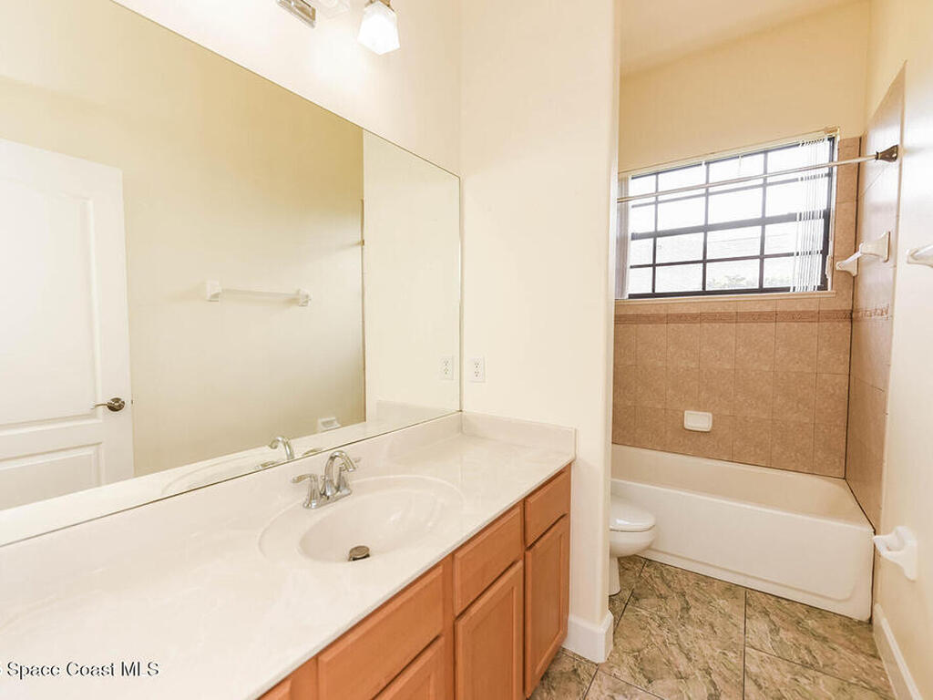 4068 Gardenwood Circle, Grant, FL 32949
