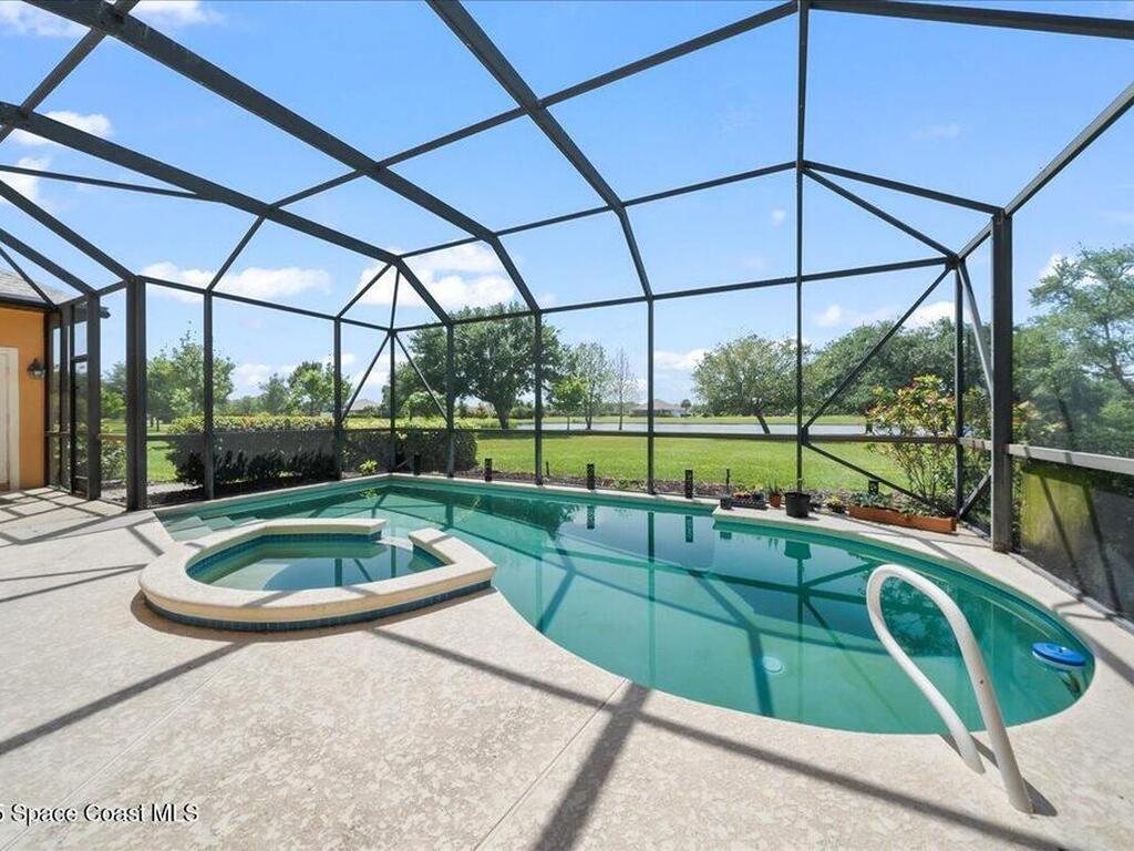 4068 Gardenwood Circle, Grant, FL 32949
