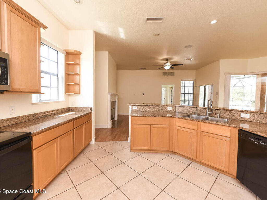 4068 Gardenwood Circle, Grant, FL 32949