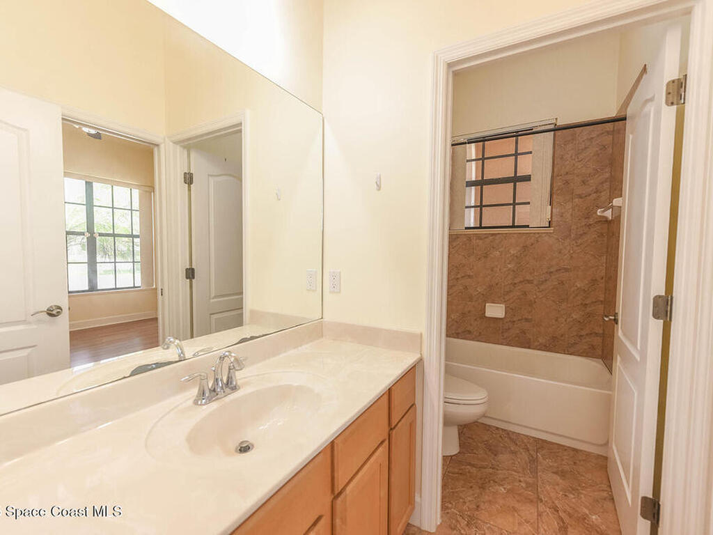 4068 Gardenwood Circle, Grant, FL 32949